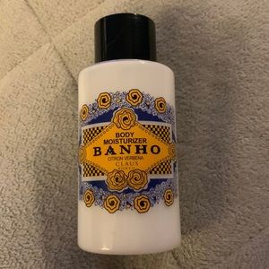 Banho body moisturizer